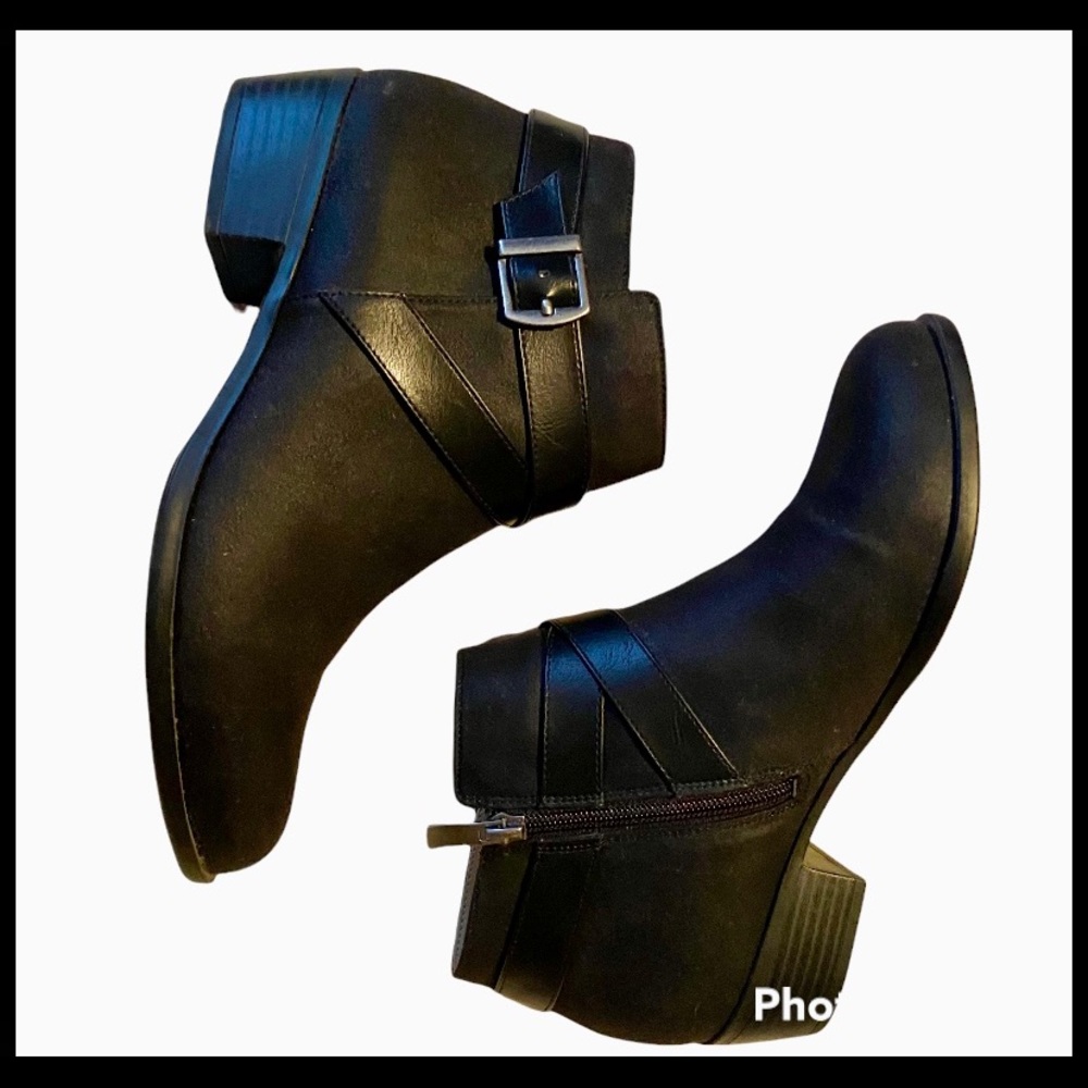 🎉HP🎉Lifestride Black Microsuede Booties-Excellent Condition